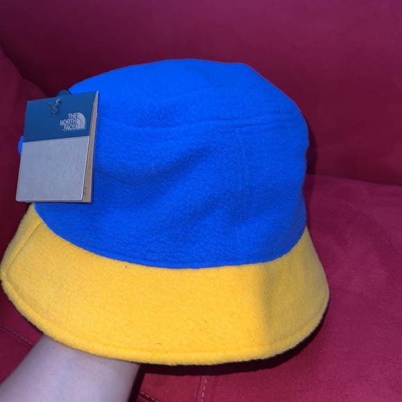 Mens TNF FLEECE BUCKET HAT - Picture 2 of 7